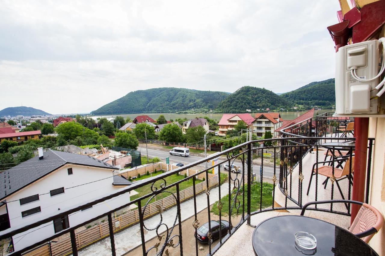Hotel-Restaurant Ayan Piatra Neamţ Exterior foto